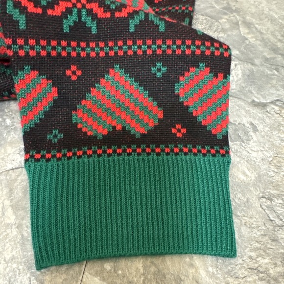 Feeling Festive XL Ugly Christmas Sweater Garland Presents Penguin Sleeves EUC - Picture 5 of 8